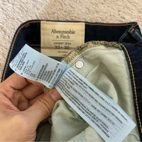 Abercrombie & Fitch 32/30 Dark Wash Skinny Jeans - Picture 4 of 4